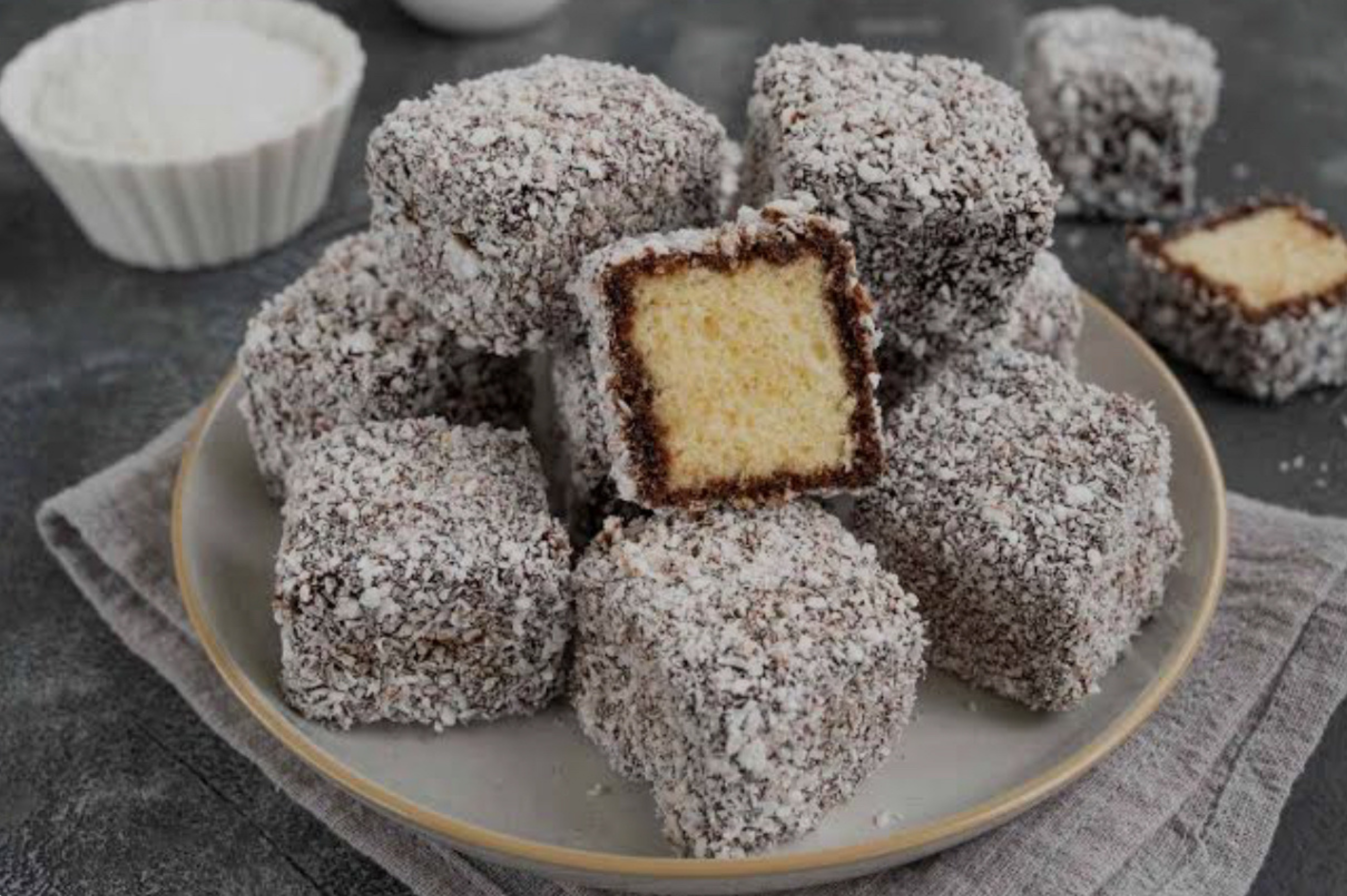 LAMINGTON CANDLE