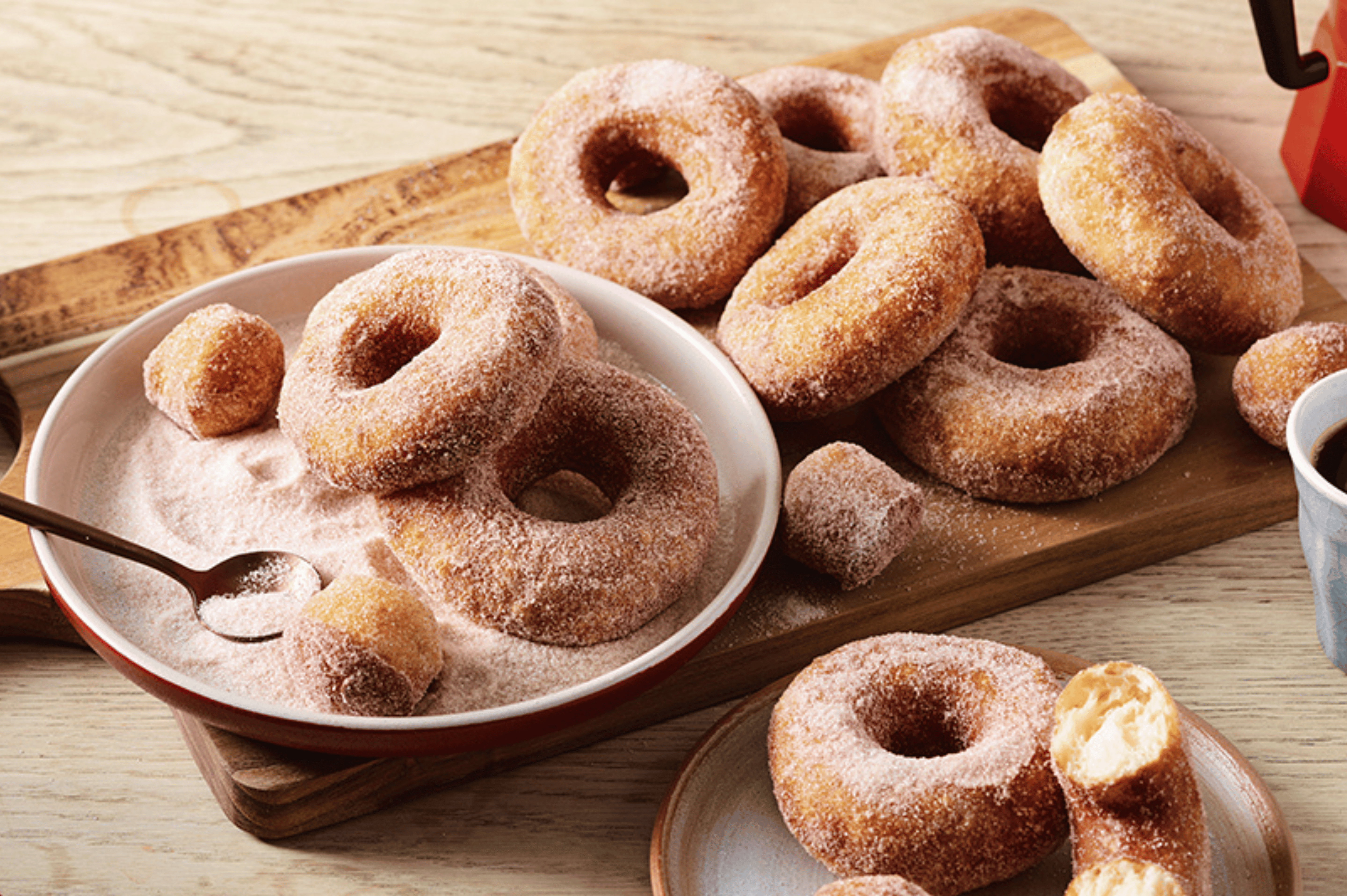 CINNAMON DOUGHNUT CANDLE