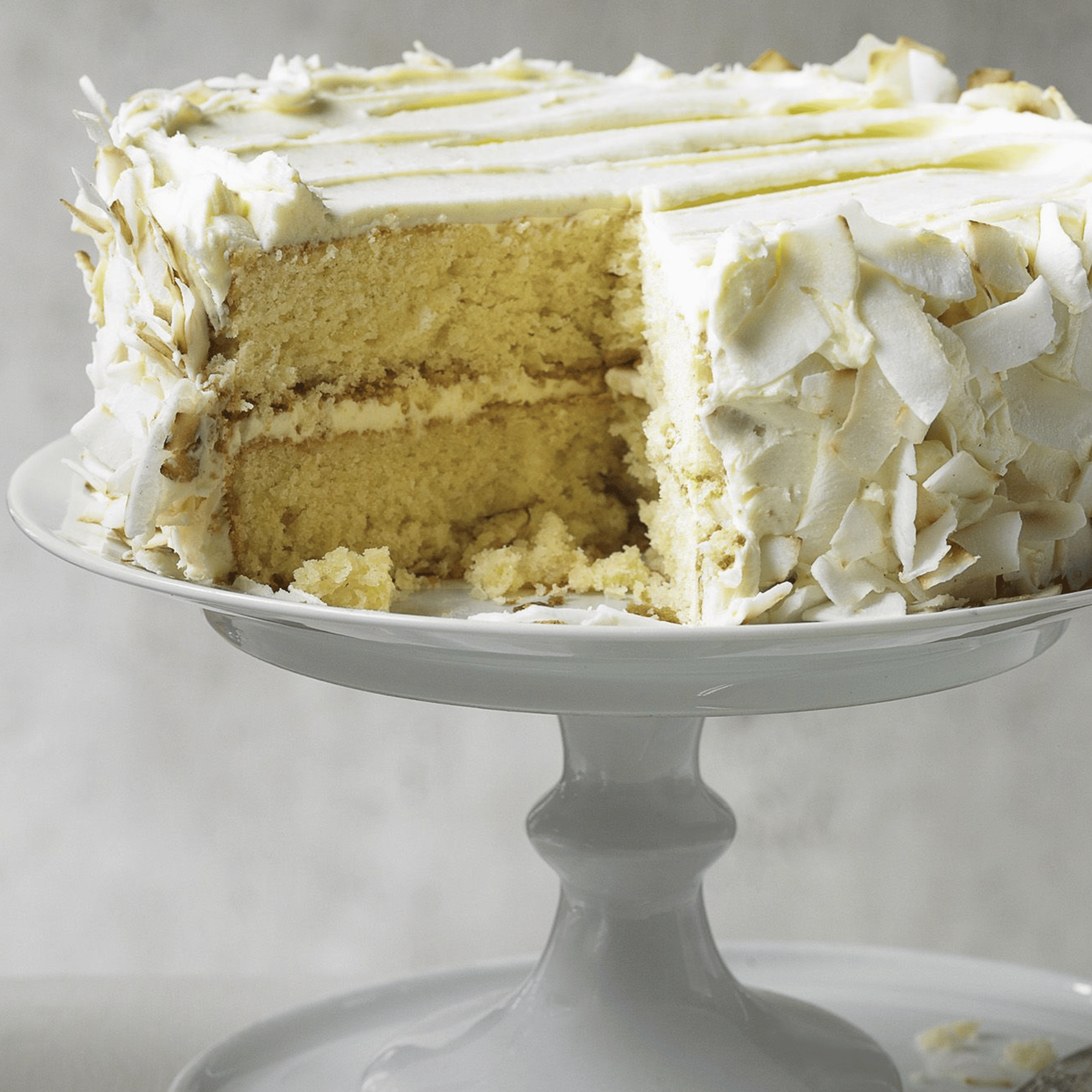 COCONUT VANILLA SPONGE CAKE CANDLE