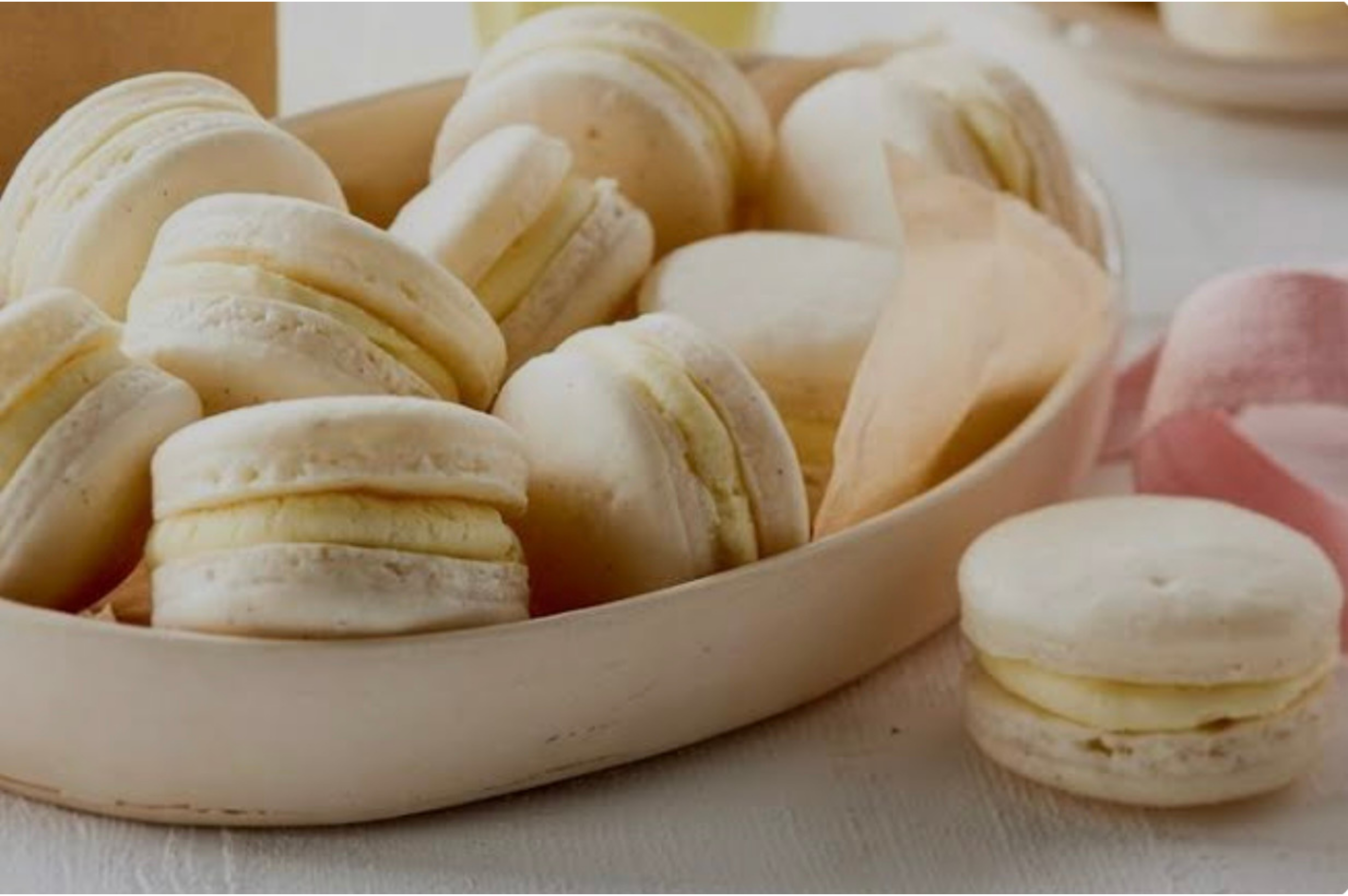 CINNAMON VANILLA MACARONS