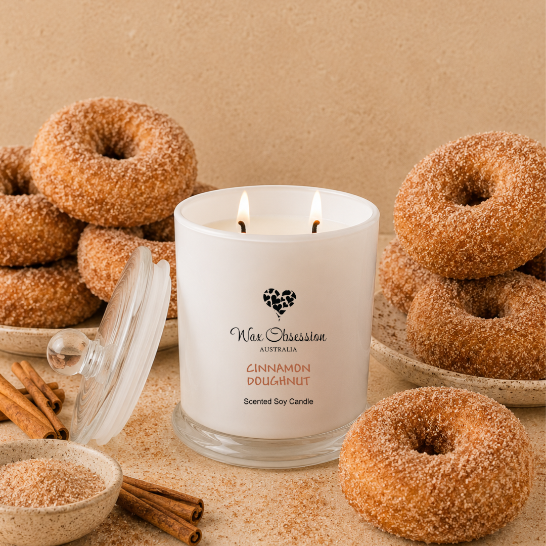 CINNAMON DOUGHNUT SCENTED CANDLE